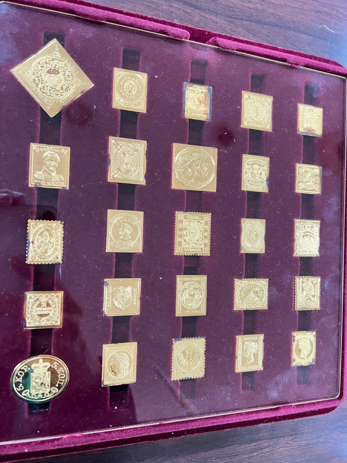 フランクリンミント世界の国々の最初の切手コレクション - メルカリ