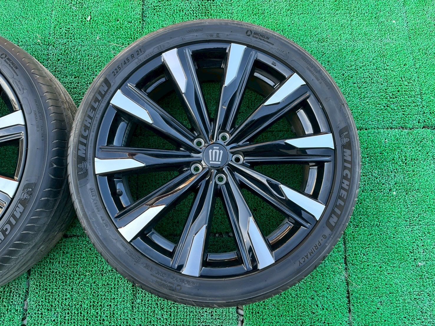  254 132 7 トヨタ クラウン クロスオーバー TOYOTA CROWN ホイール２本のみ 21インチ タイヤ ホイールセット