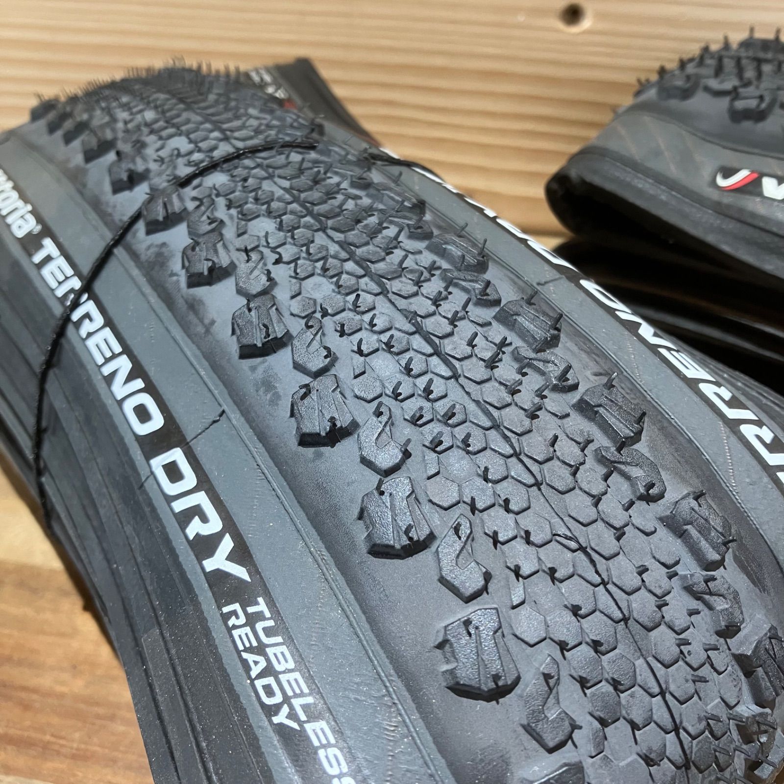 処分SALE】VITTORIA TERRENO DRY G2.0 700×38c 2本セット！ - メルカリ