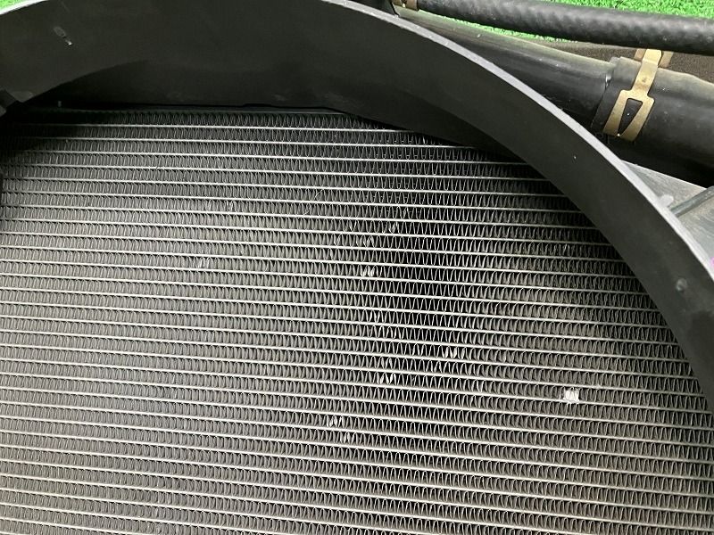 自動車 ハイエース TRH124B エアクリーナー DX 15人 17700-75440 058
