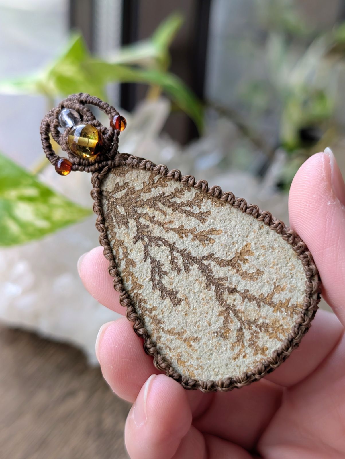 マクラメ編みネックレス