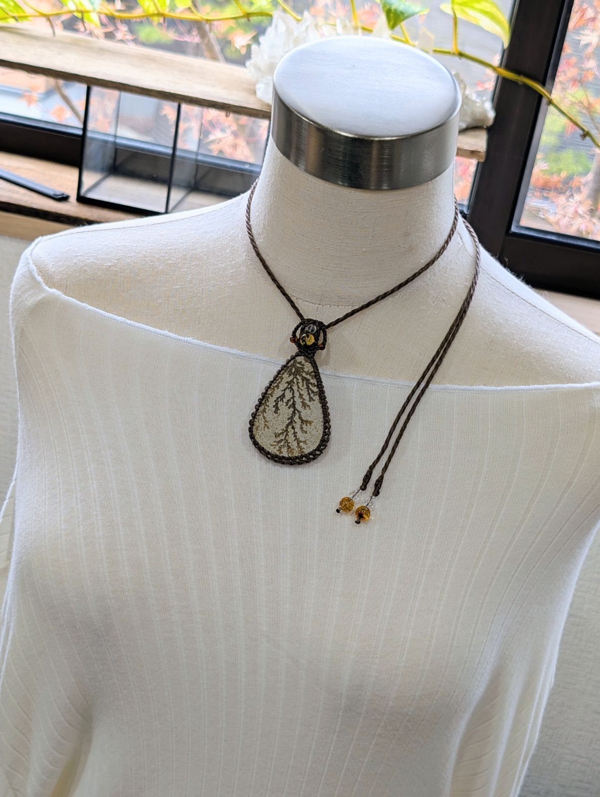 マクラメ編みネックレス