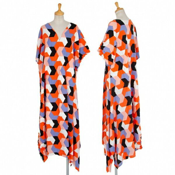 イッセイミヤケISSEY MIYAKE 幾何学プリントプリーツ切替半袖ワンピース ピンクマルチM位