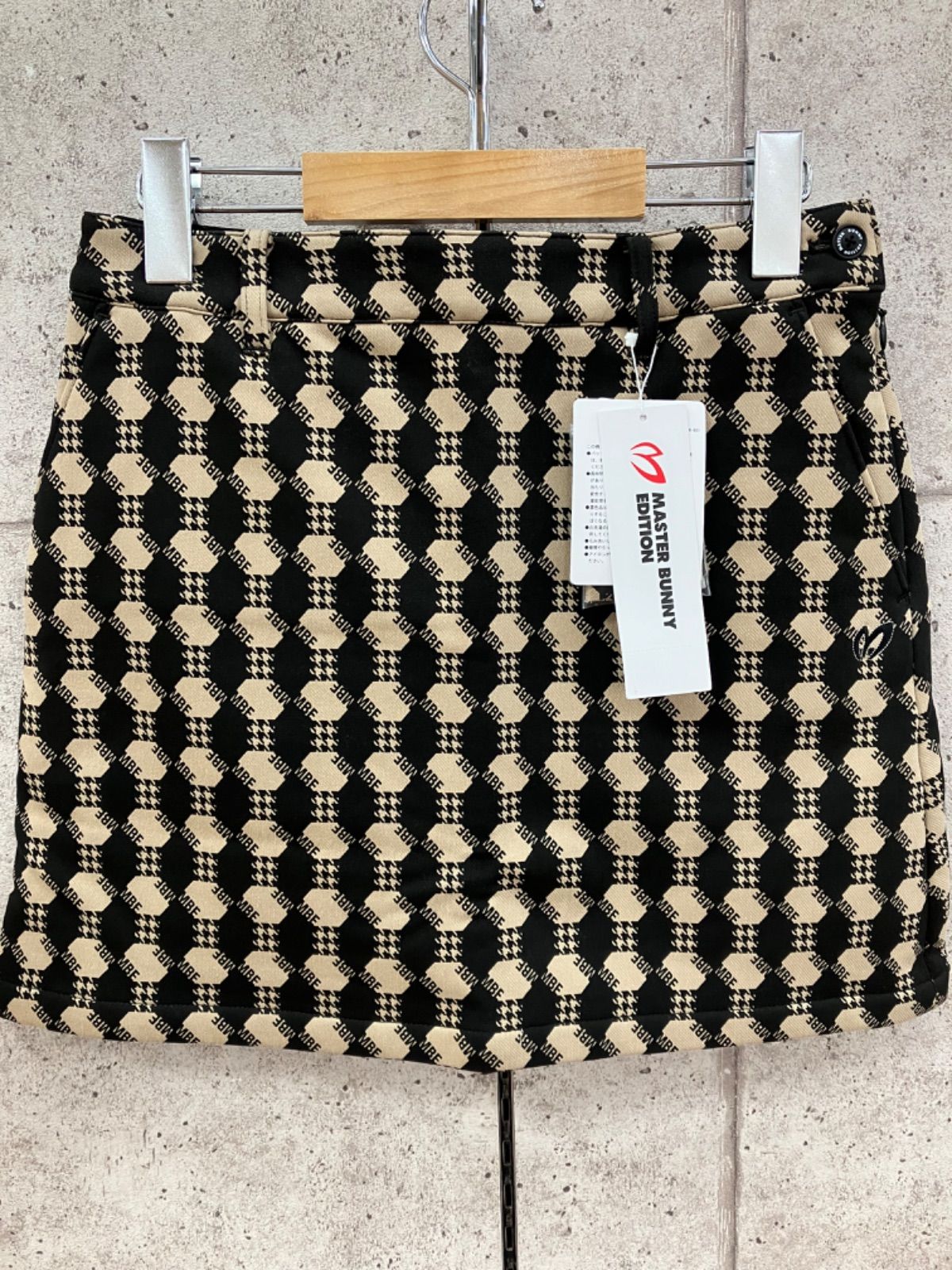 タグ付き GF 1 マスターバニーエディション MASTER BUNNY EDITION ゴルフウェア スカート ブラック✖️ベージュ モノグラム柄 裏フリース
