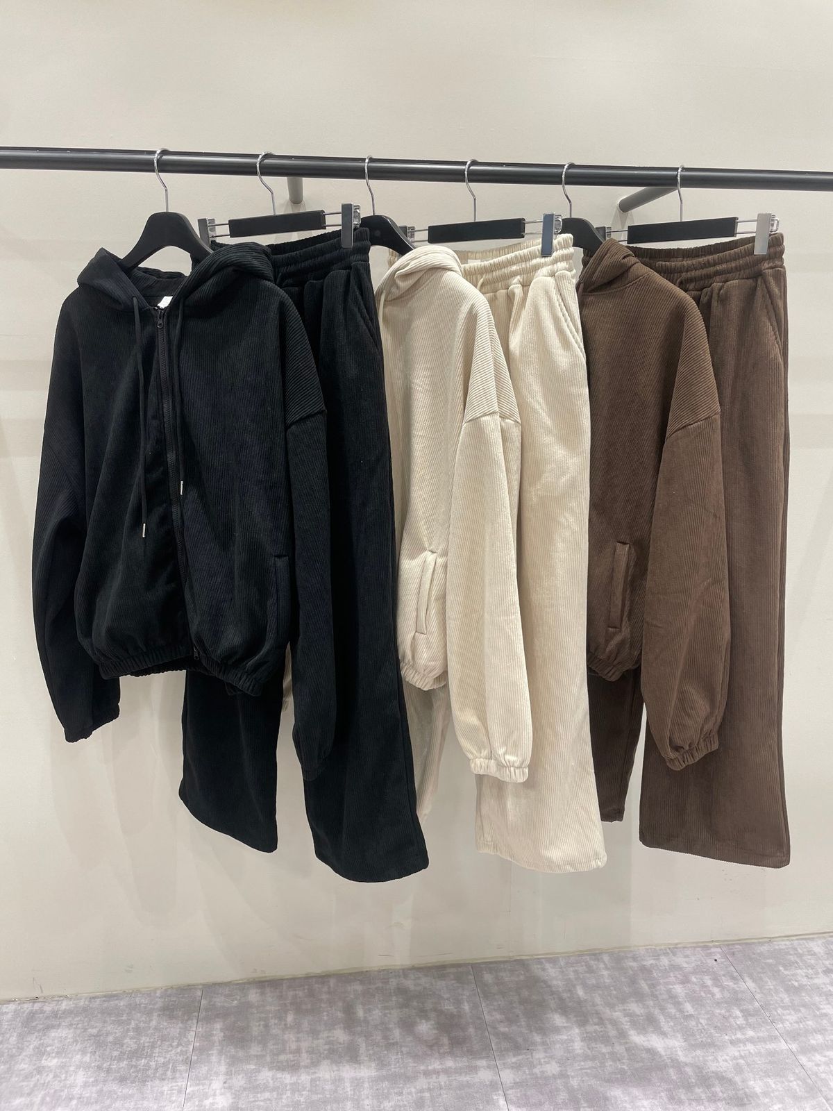 工場 希少 デジタルサイネージモニターAndroid内蔵 PD-1360UFA901 希少