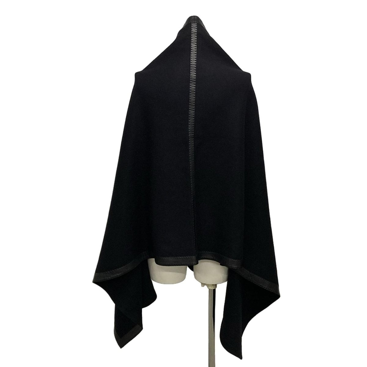 ポンチョ　HERMES 黒　ケープ HERMES(エルメス) ポンチョ レディース美品 - 黒 カシミヤ混