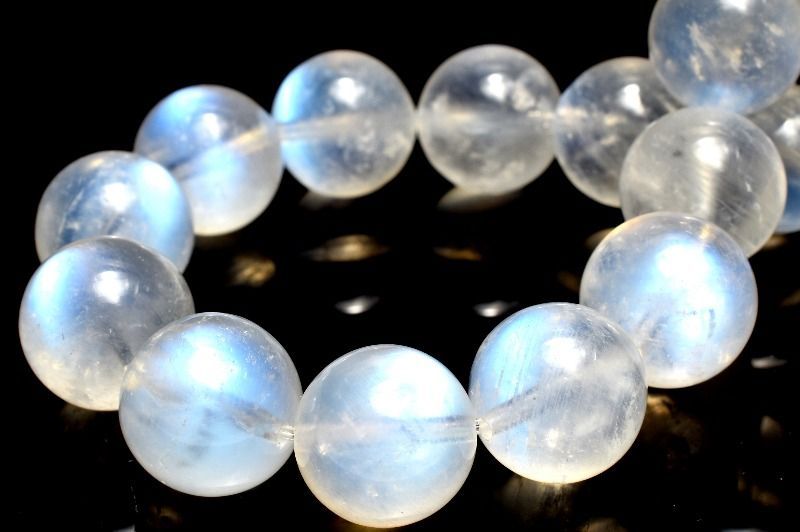 青く揺らめく幻想の輝き