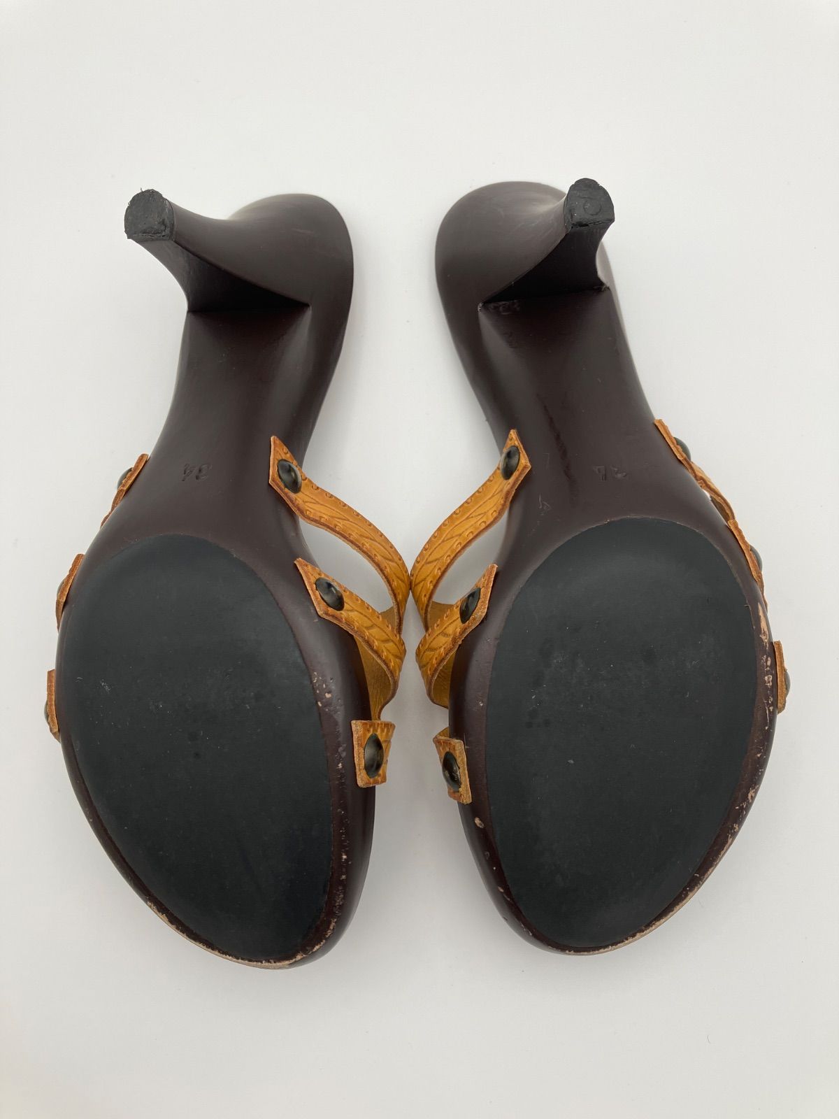 Fendi フェンディ レザーヒール サンダル 表記サイズ34 5327 - メルカリ