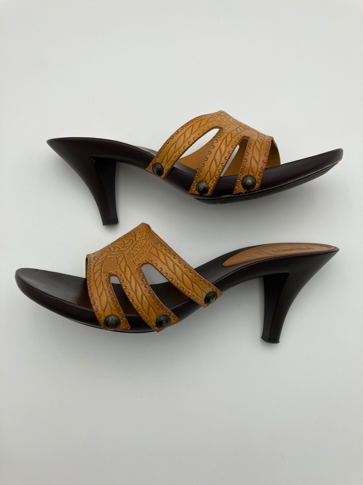 Fendi フェンディ レザーヒール サンダル 表記サイズ34 5327 - メルカリ