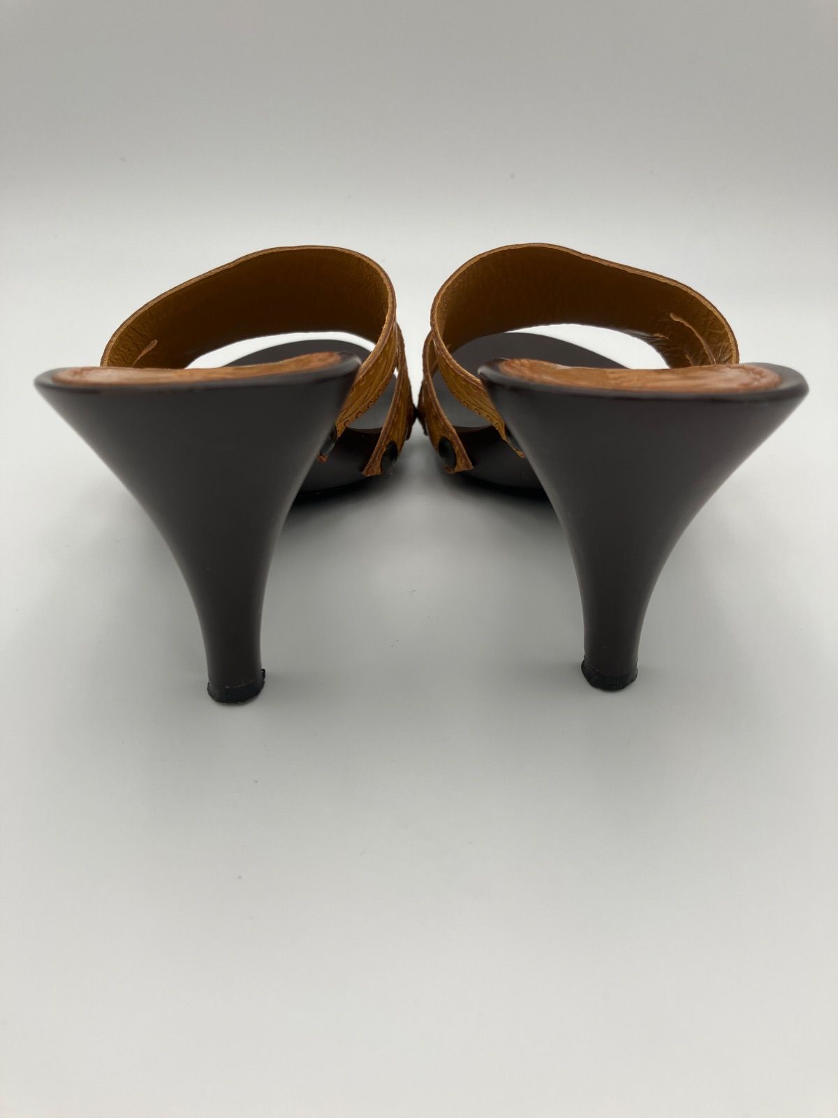 Fendi フェンディ レザーヒール サンダル 表記サイズ34 5327 - メルカリ