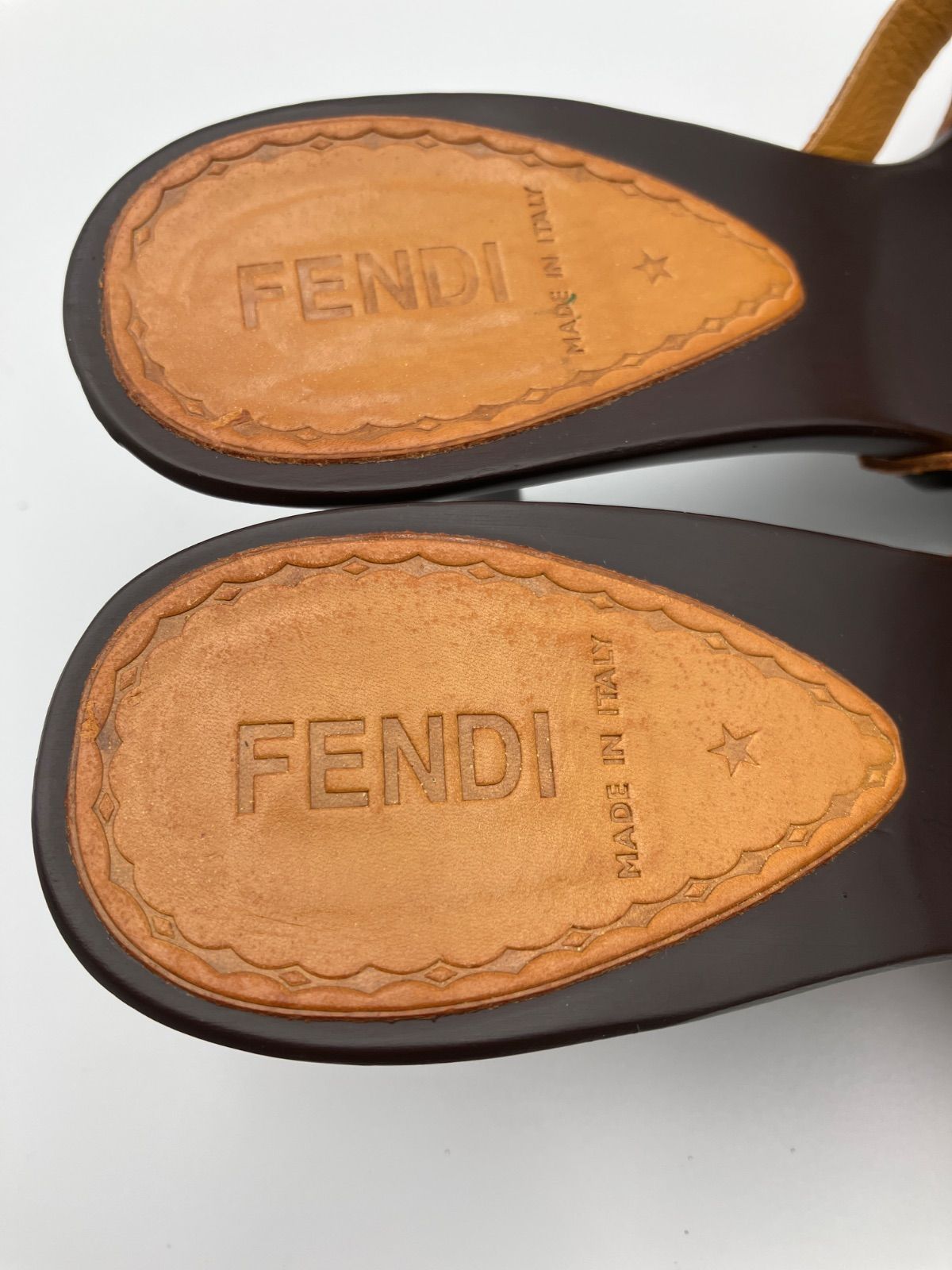 Fendi フェンディ レザーヒール サンダル 表記サイズ34 5327 - メルカリ