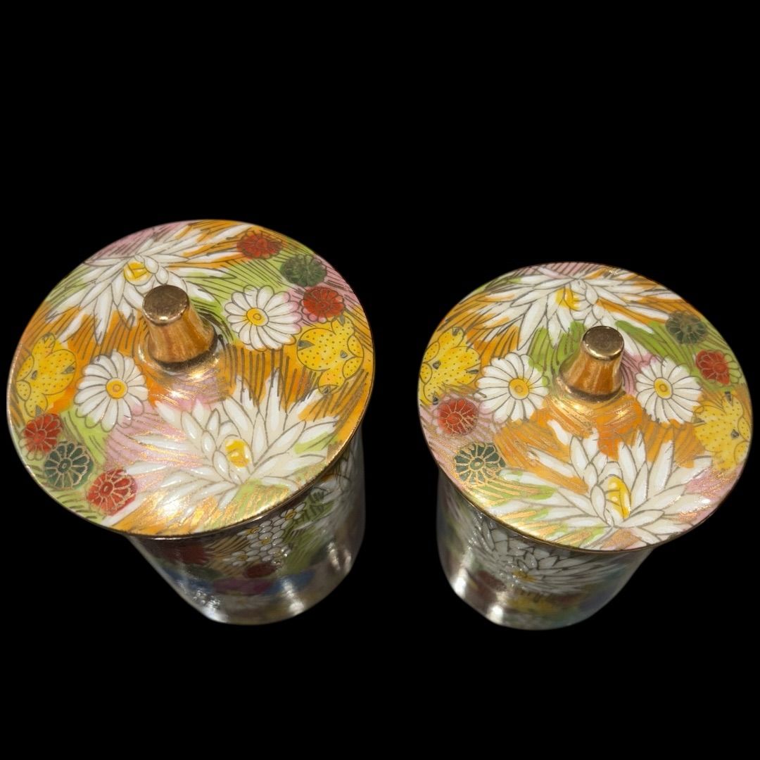 未使用品 九谷焼 秀山堂 夫婦湯呑み 金彩小花 ペア 手描き 豪華花
