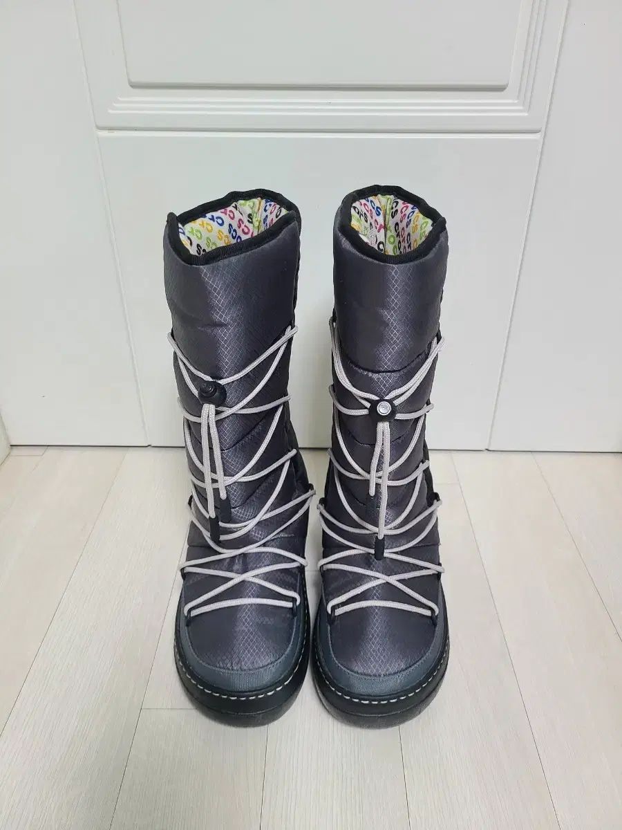 クロックス コスモ 防寒 ダウンブーツ w 4 サイズ