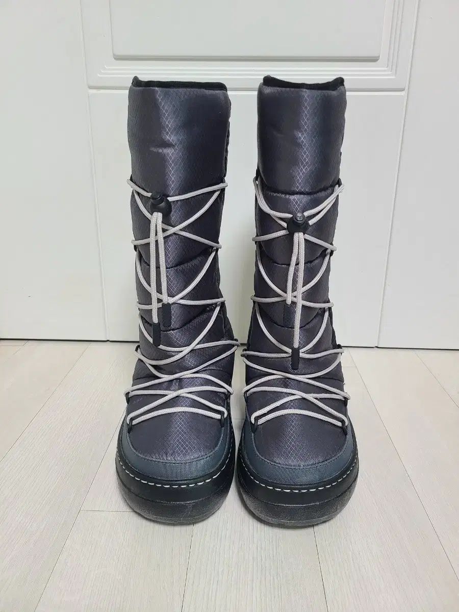 クロックス コスモ 防寒 ダウンブーツ w 4 サイズ