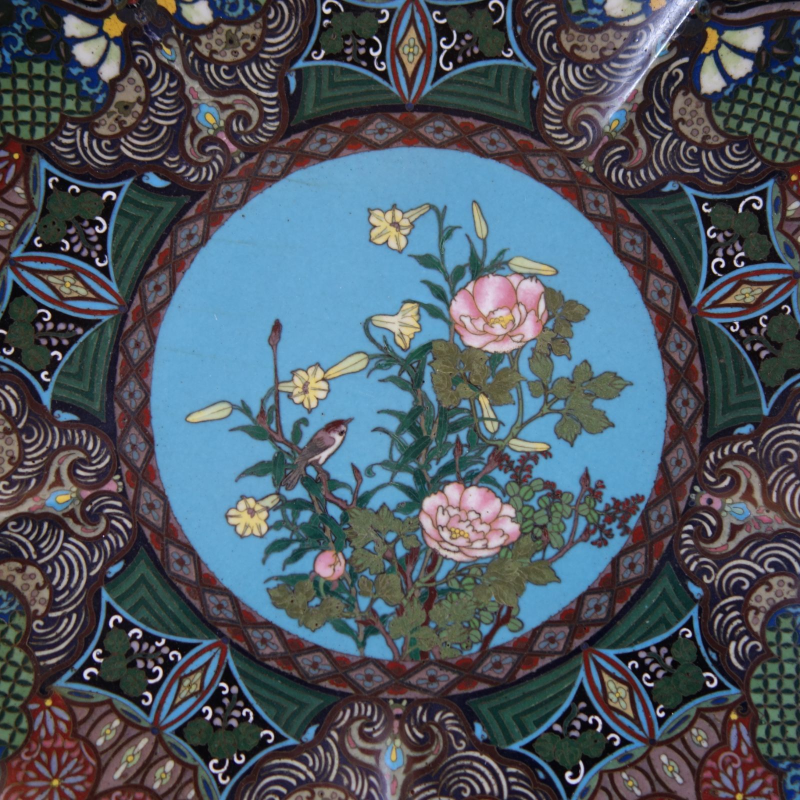 七宝焼 【 桜花形 花鳥図 七宝皿 】七宝 飾皿 骨董 古美術 Dc25051501