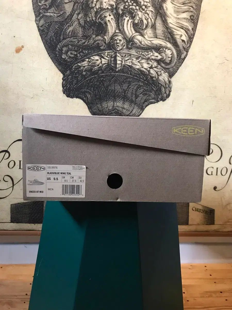 N KEEN UNEEK HT MID 27 5