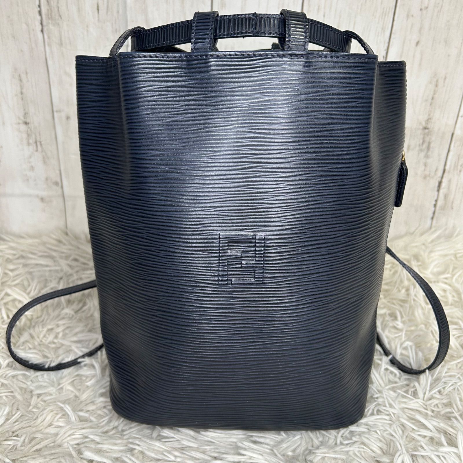 FENDI フェンディFF ロゴ レザー ショルダーバッグ 巾着 ネイビー エピ