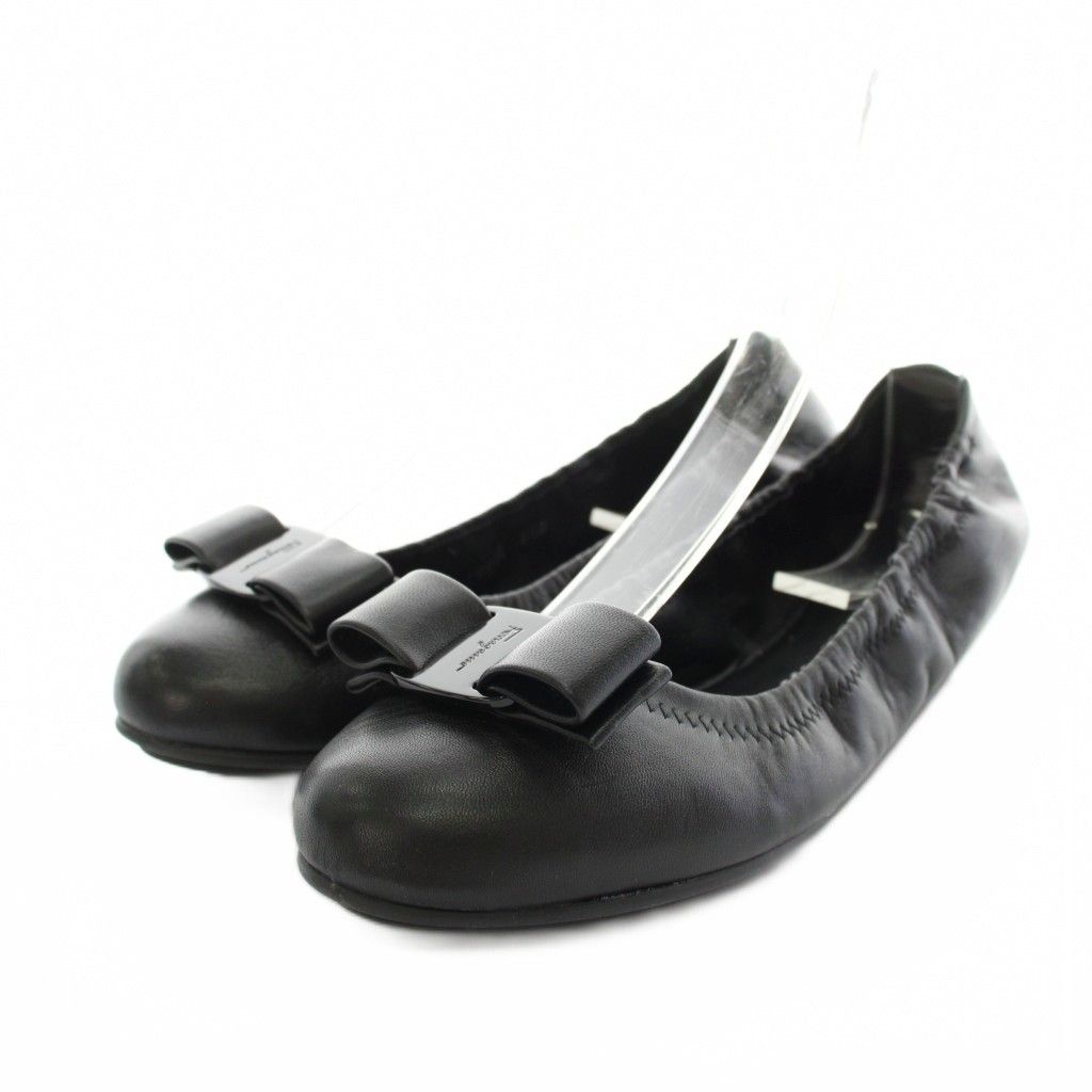 サルヴァトーレフェラガモ Salvatore Ferragamo ヴァラ パンプス