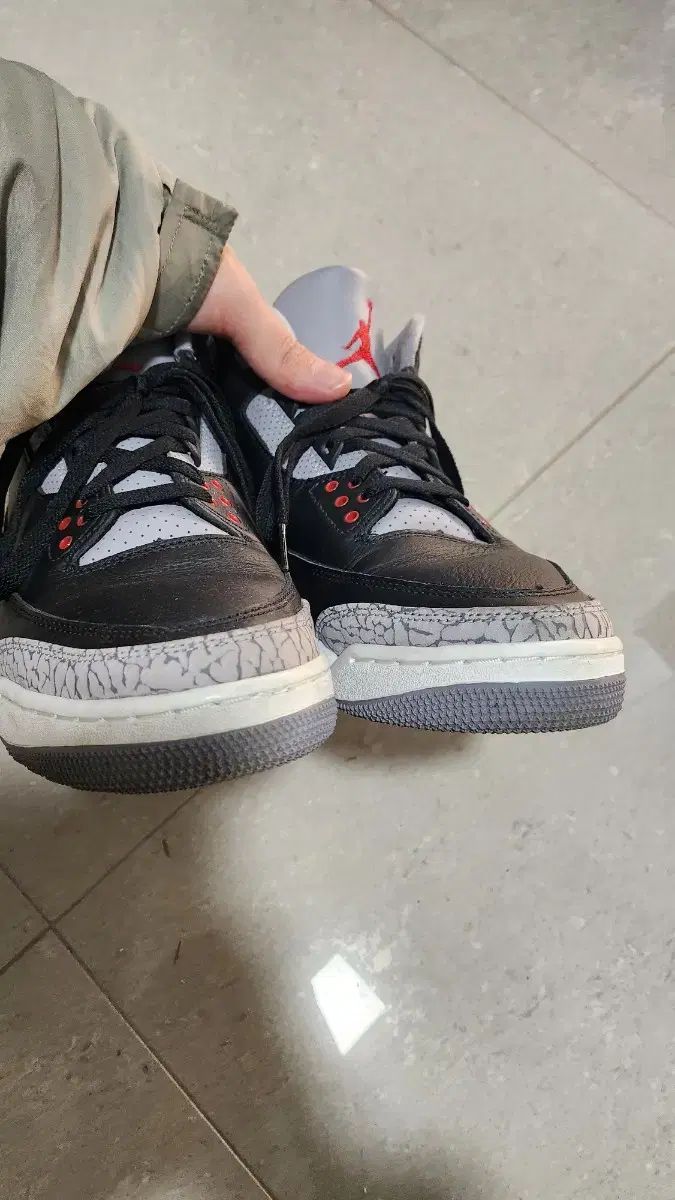 ジョーダン 3 レトロ ブラック シメント 2025 275