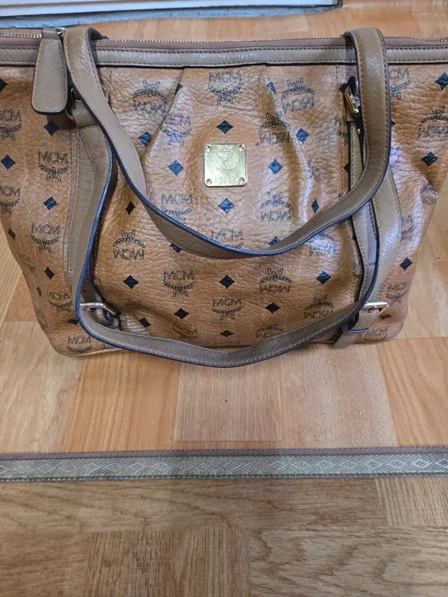 MCM ロゴ ショルダーバッグ トートバッグ ブラウン - メルカリ