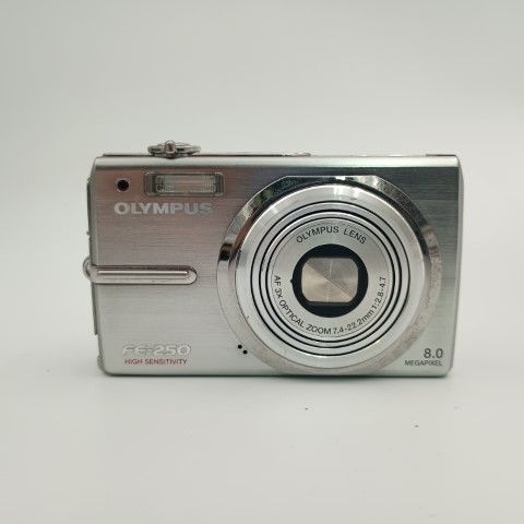 OLYMPUS FE-250 シルバー コンパクトデジタルカメラ