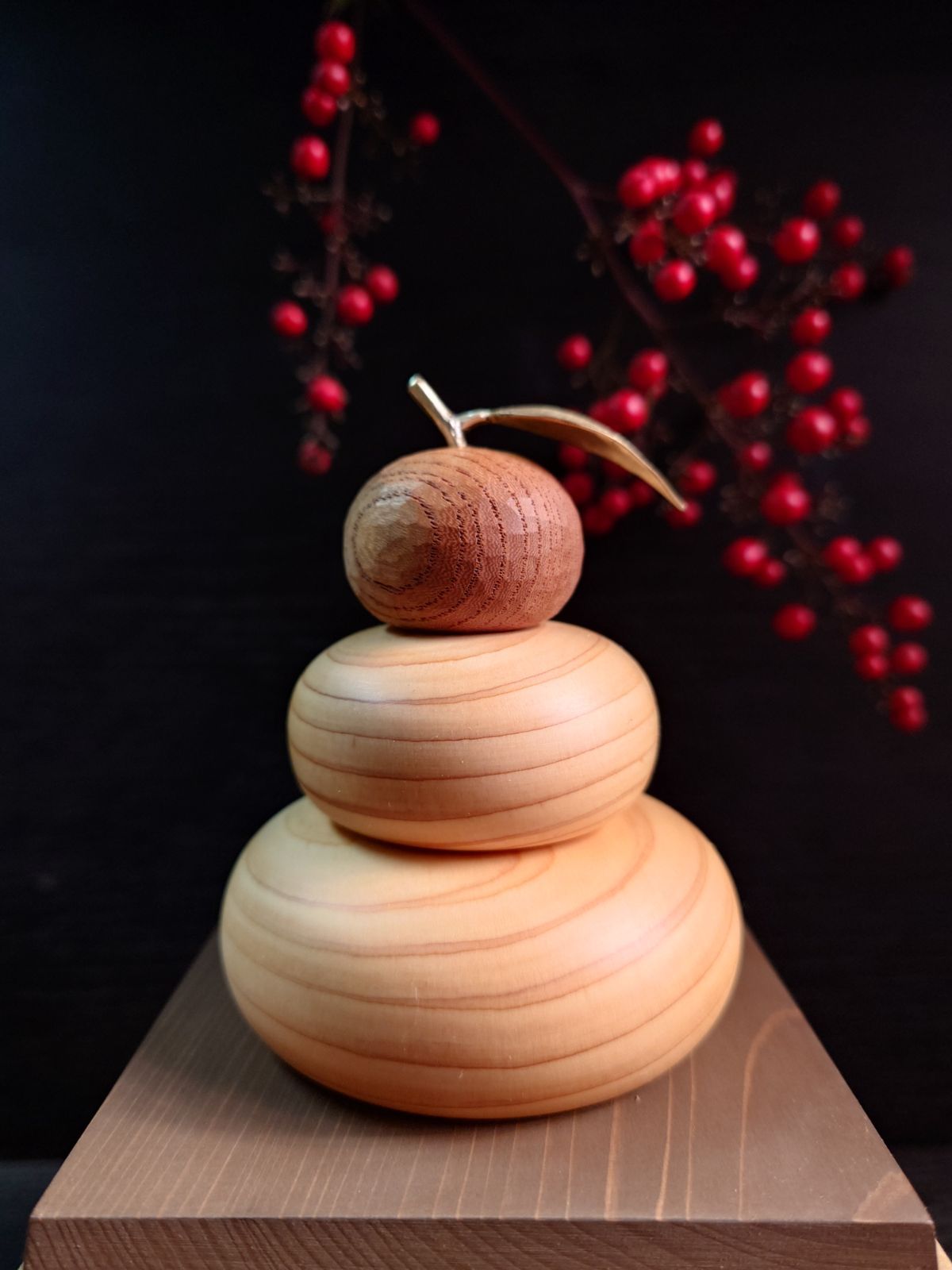 木製鏡餅飾り 小size 手彫り橙 紙箱入り - メルカリ