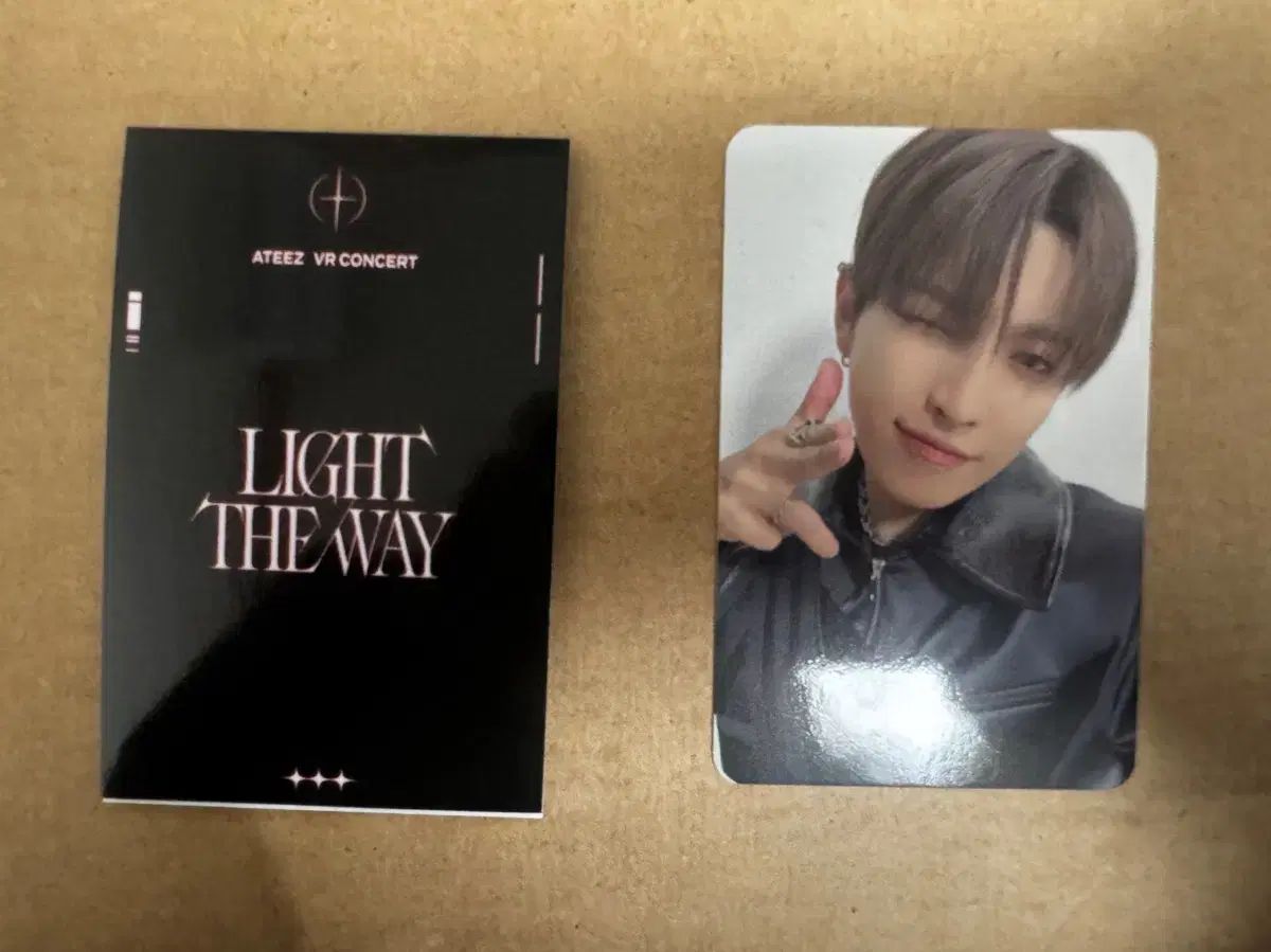 ATEEZ 映画 VR トレカ ホログラム ホンジュン HONGJOONG - メルカリ