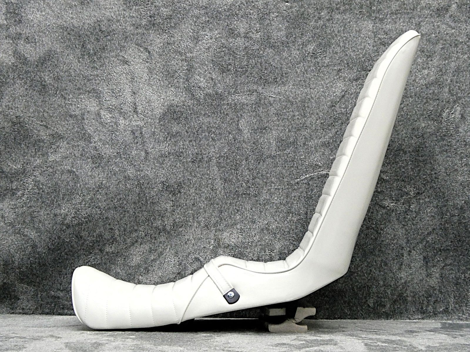 XJR400R 後期 白エナ60cm 三段シート/ホワイト3段 補強入り