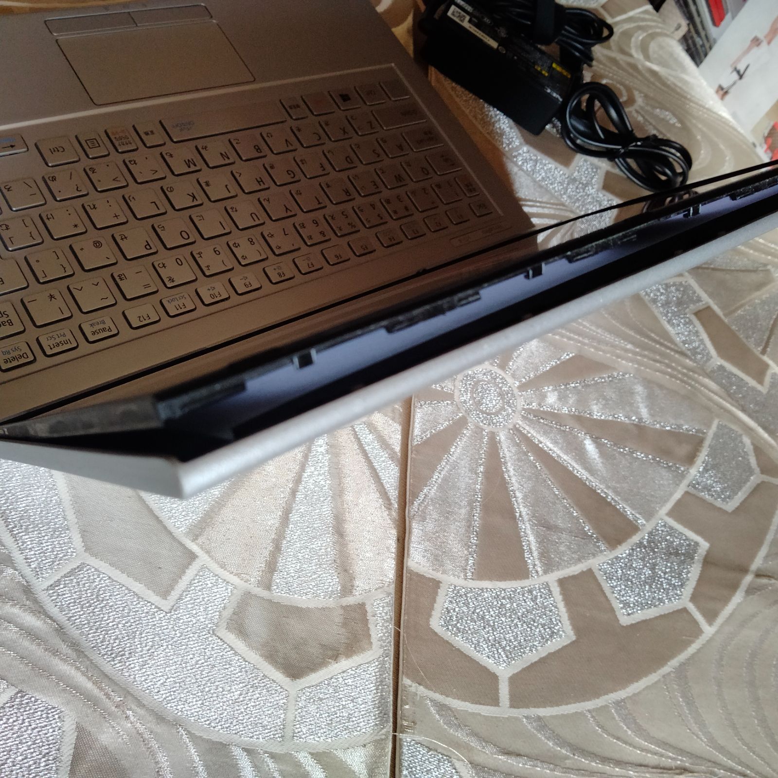 訳あり NEC VKT16G-4 8世代 i5 8250U 256G/SSD M.2 8G 1920x1080 FHD