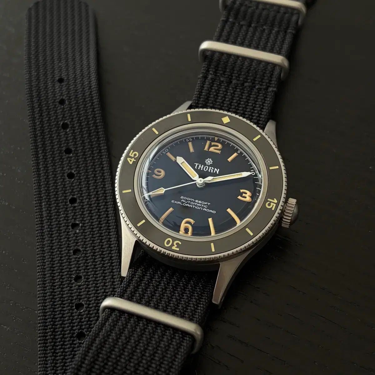 THORN ソン フィフティ SHY 033