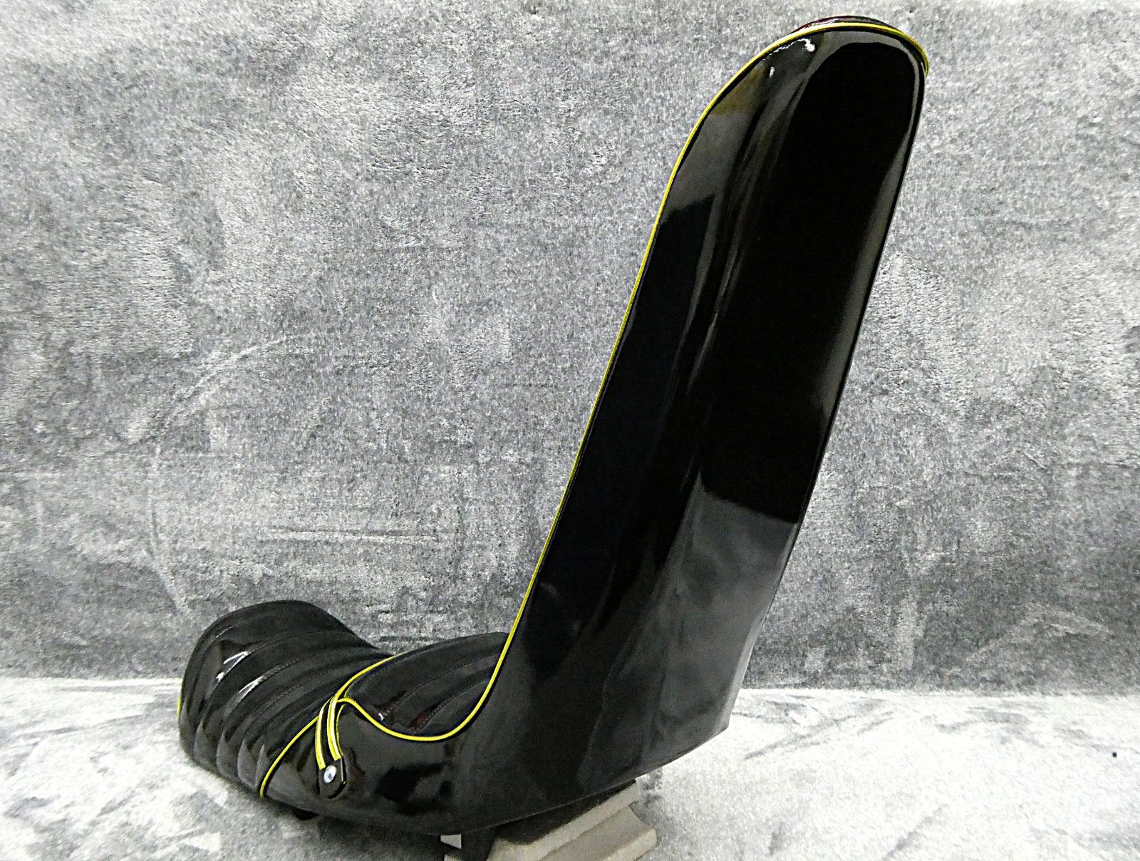 XJR400R後期 黒金エナ60cm 三段シート/ブラック3段 補強入りBLACK