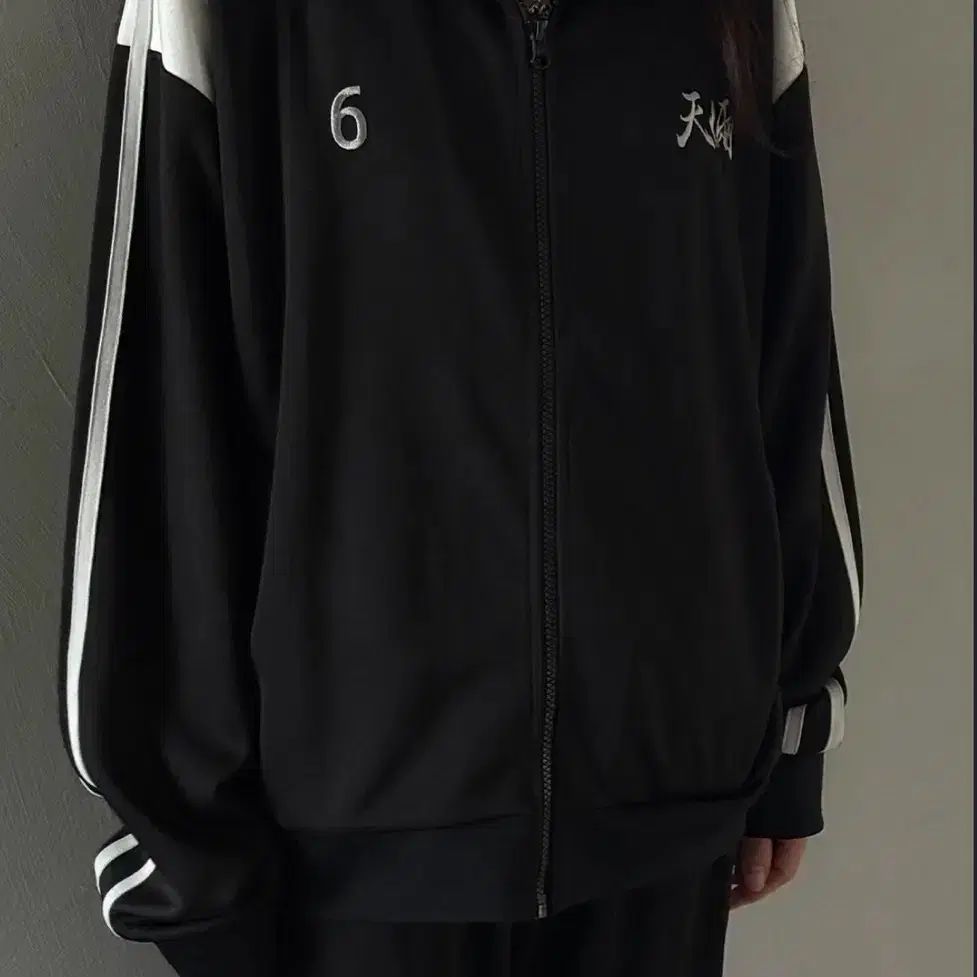 外見至上主義 천량 ブラック トップス