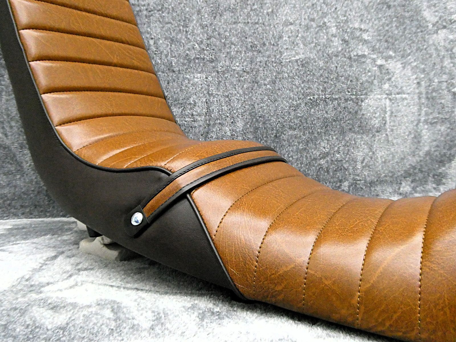 XJR400R後期 茶ツートン60cm 三段シート/ブラウン3段 補強入りBROWN