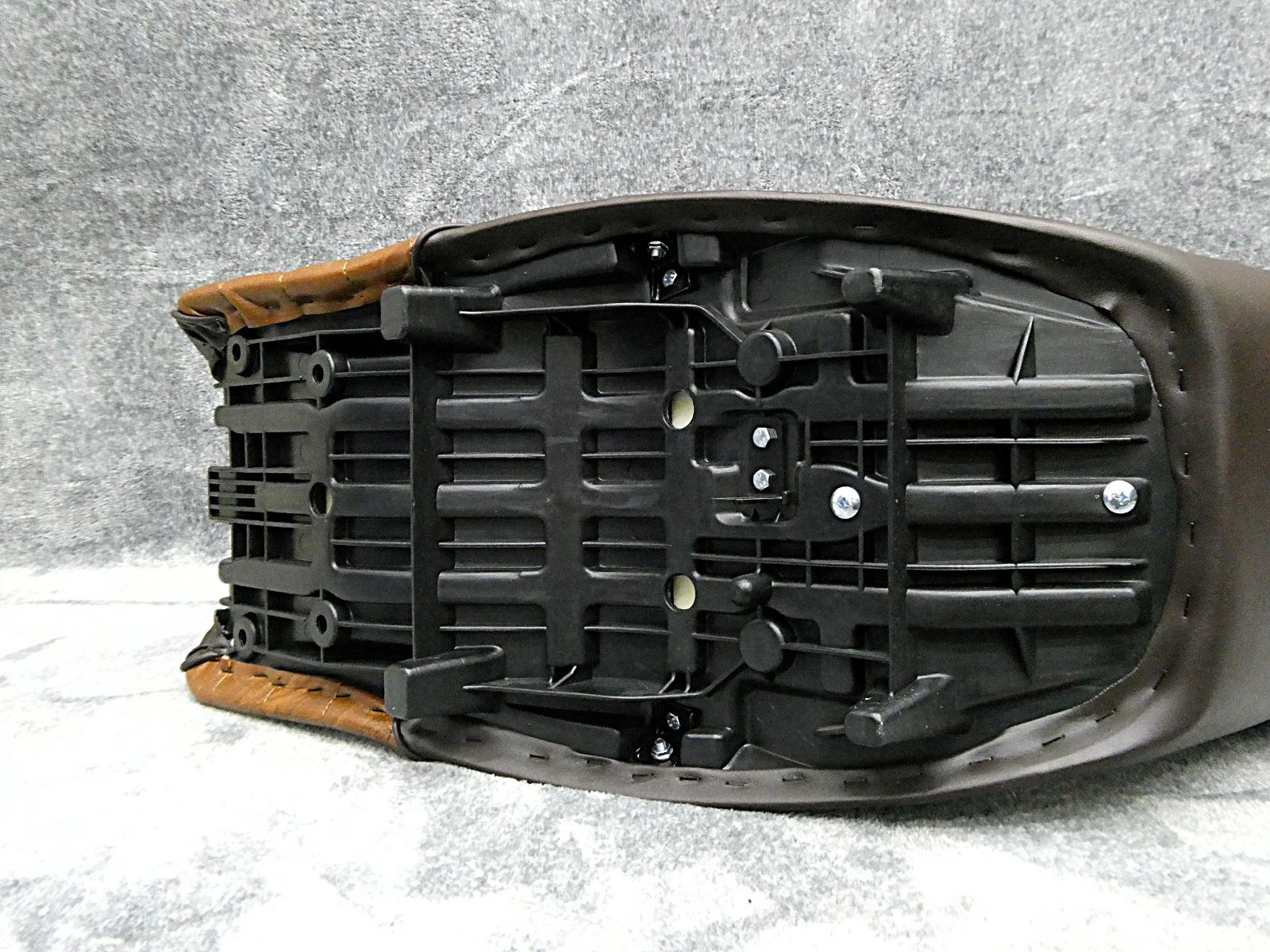 XJR400R後期 茶ツートン60cm 三段シート/ブラウン3段 補強入りBROWN