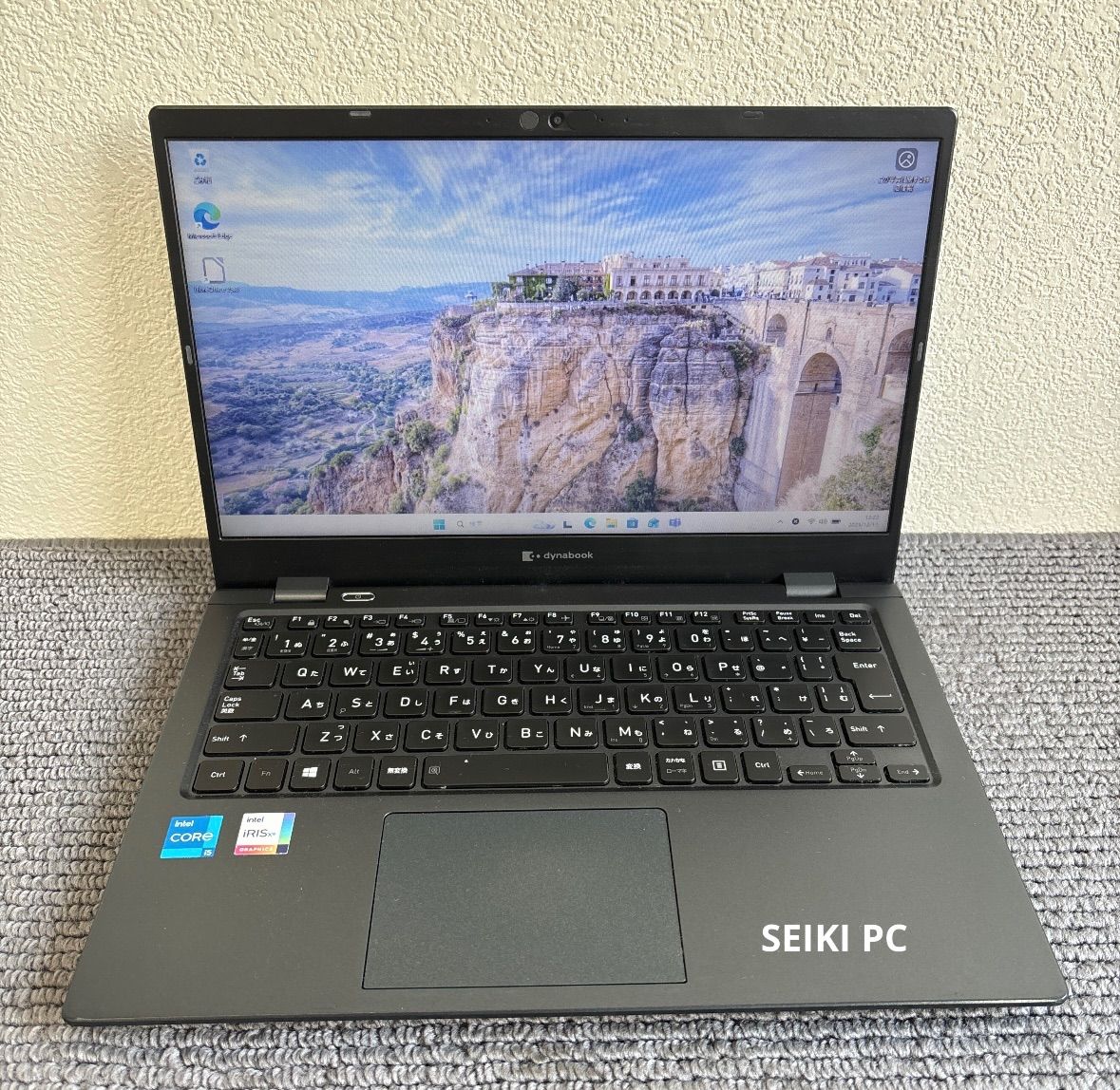 東芝dynabook G83/HS i5-1135G7 メモリ8GB SSD 256GB Win11 AC付き