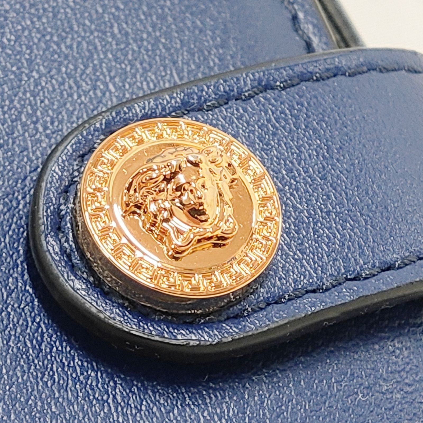 ネイビー ヴェルサーチェ