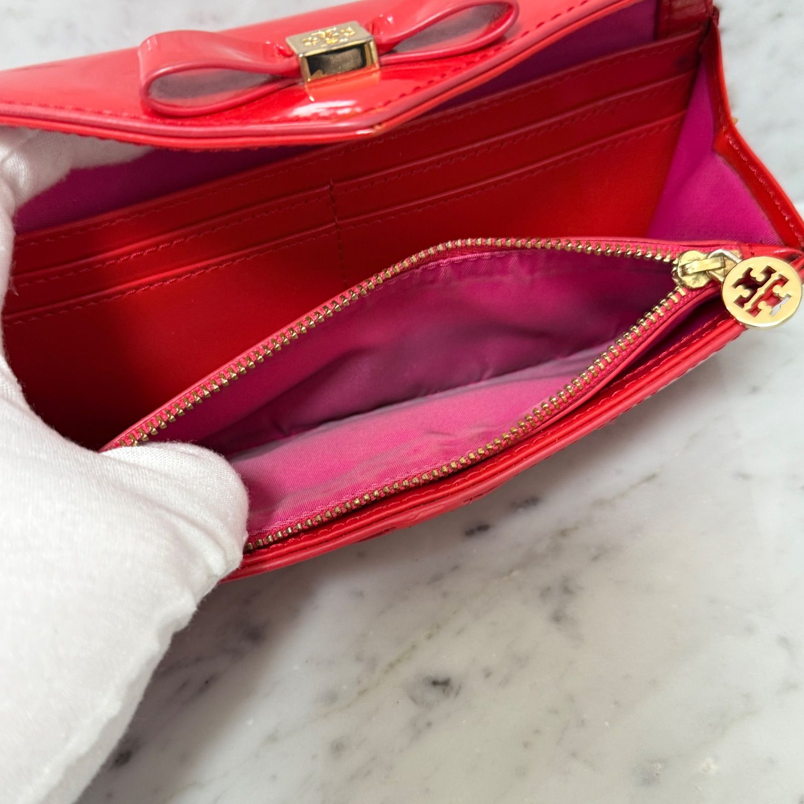 Tory Burch トリーバーチ 長財布 レッド 赤 リボン エナメル - メルカリ