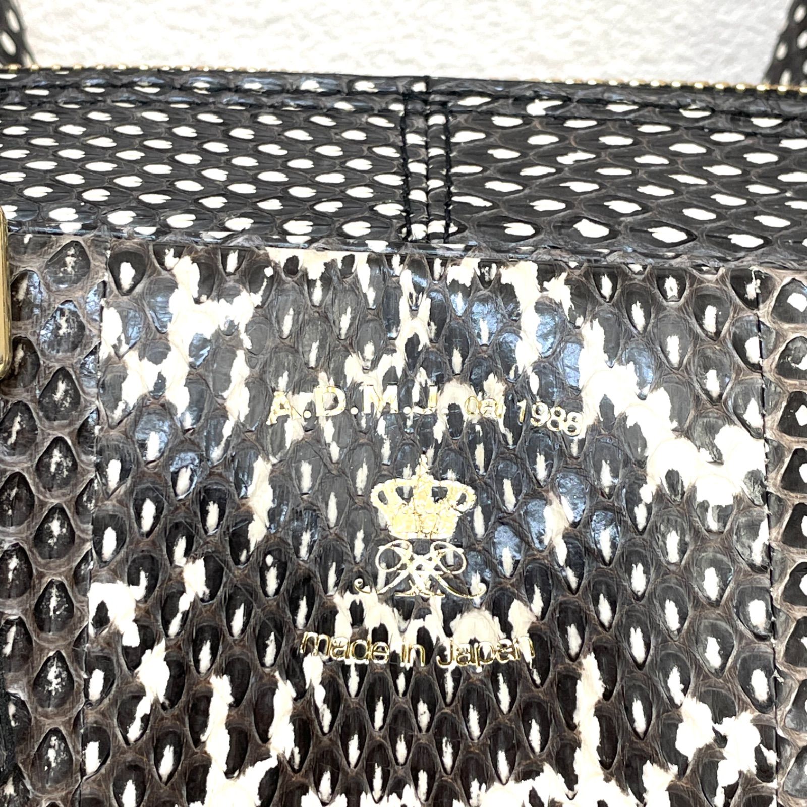 【未使用品】A.D.M.J スワロフスキー レザー ボストンバッグ ADMJ ✨新品・未使用✨A.D.M.J ボストンバッグ 28cm スネークレザー