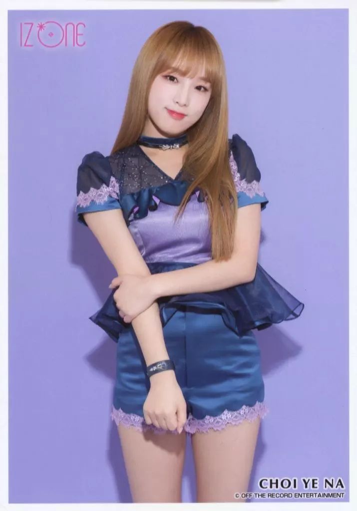 中古】生写真(女性) IZ*ONE/チェ・イェナ/膝上/IZ*ONE 1st シングル