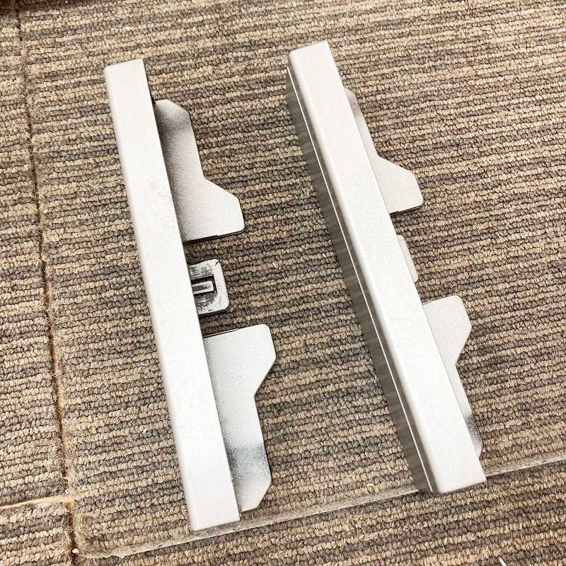 【品】 Harman(ハーマン) グリル付 3口ガス ガラストップ ビルトインコンロ 「C3WC8RJTR」 都市ガス用12A13A #ホワイト×シルバー 12L