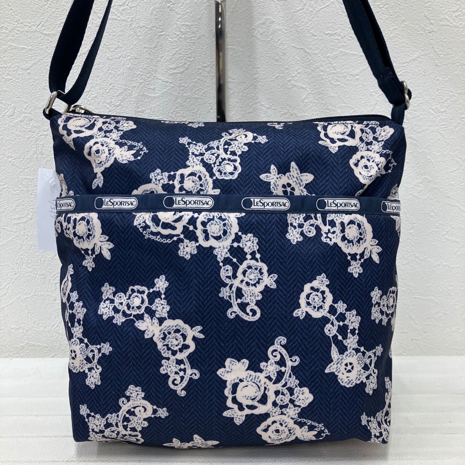 7317 LeSportsac レスポートサック ショルダーバッグ 斜めがけ 紐調節 