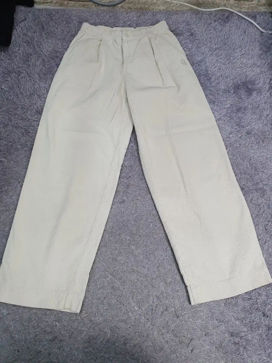 ノルディスク コーデュロイ ズボン セミーワイド パンツ アイボリー