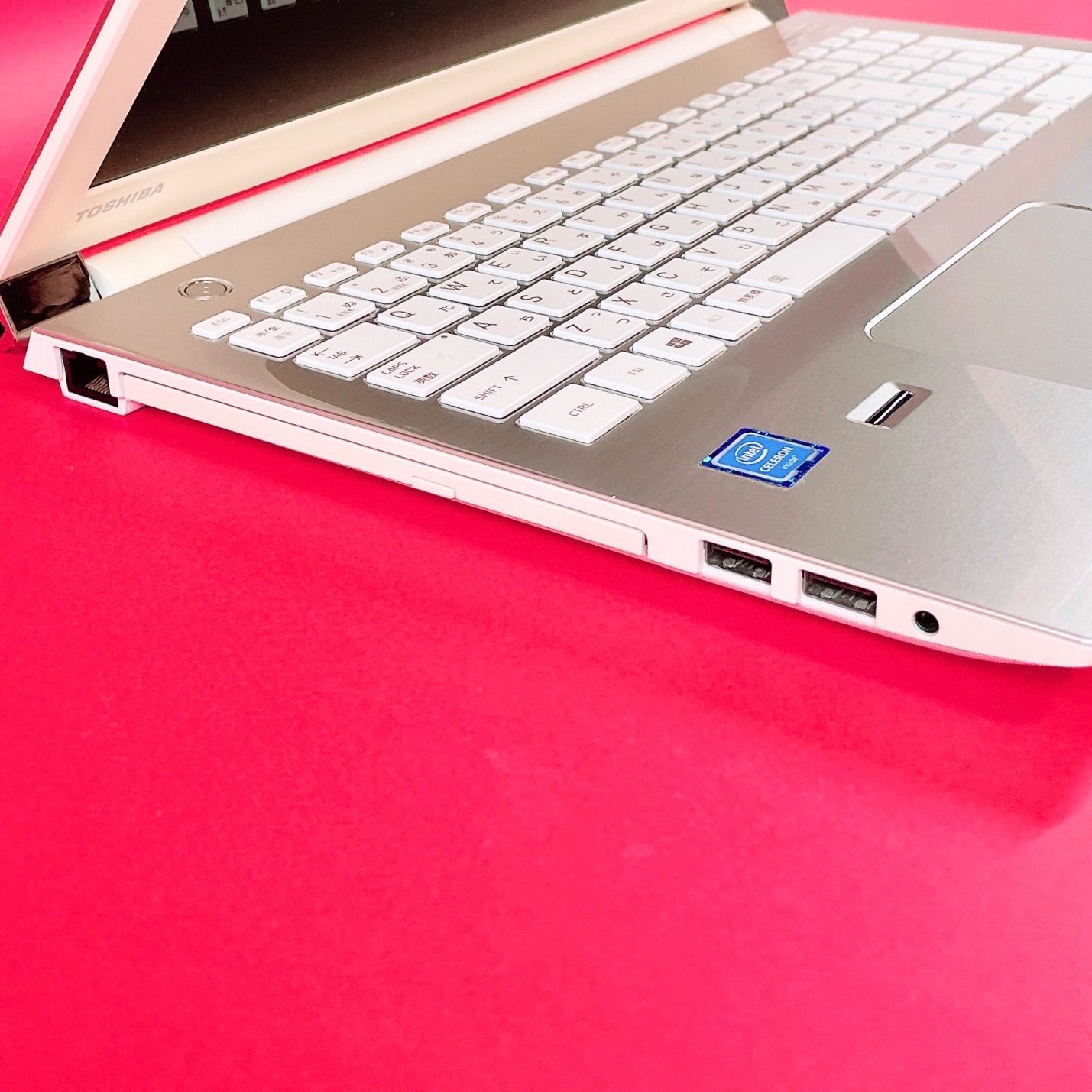 初期設定済み‼️動作良好おしゃれゴールド✨️薄型ノートパソコン