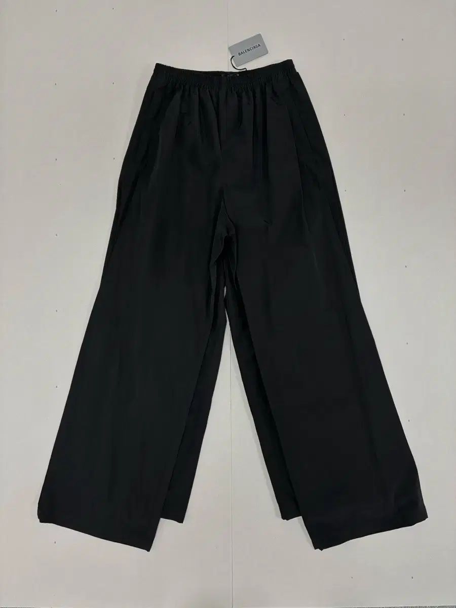 バレンシアガ ダブル フロント トラック パンツ ブラック