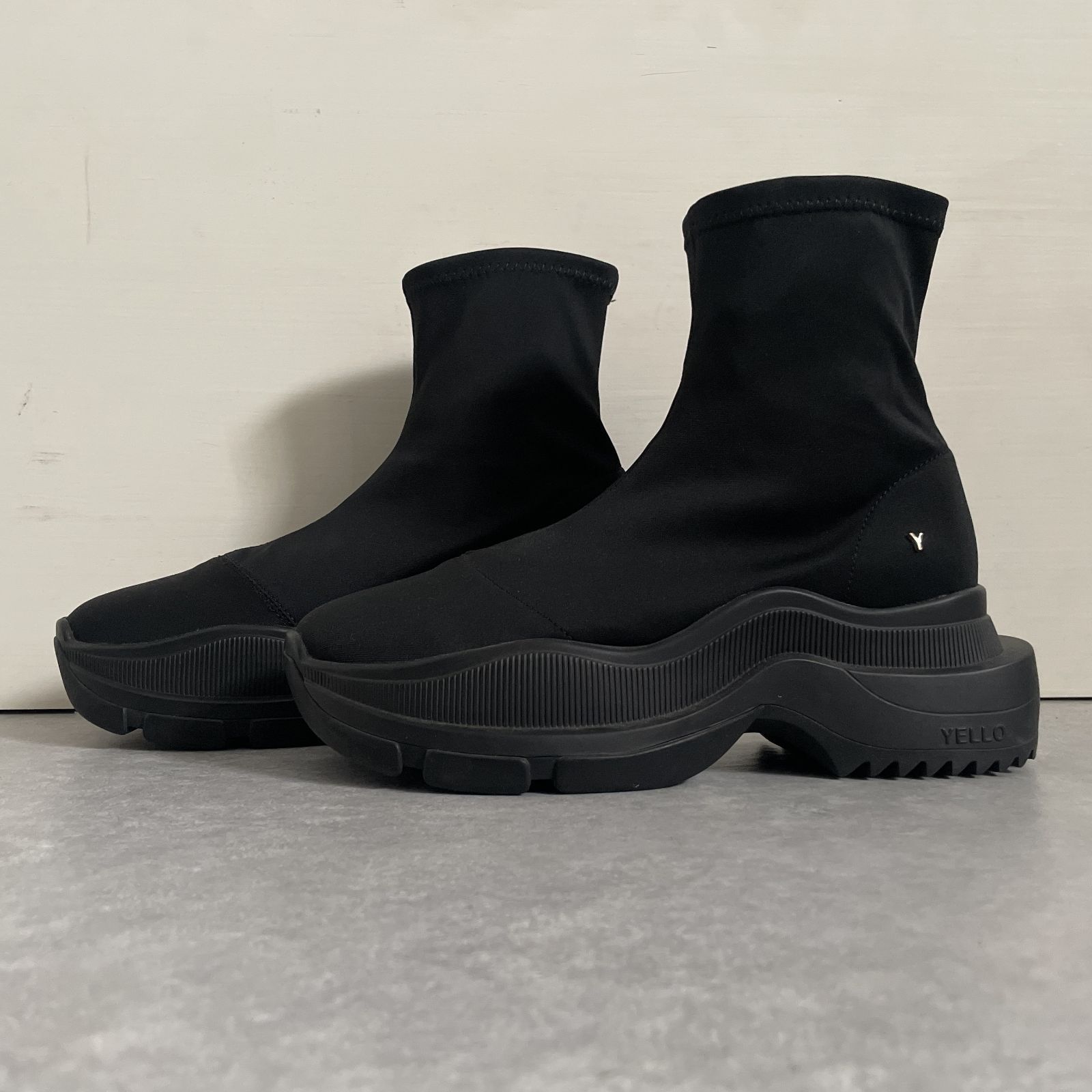 定価2.4万 YELLO TOKYO BLACK SINGLE SNEAKER SHORT BOOTS ショート
