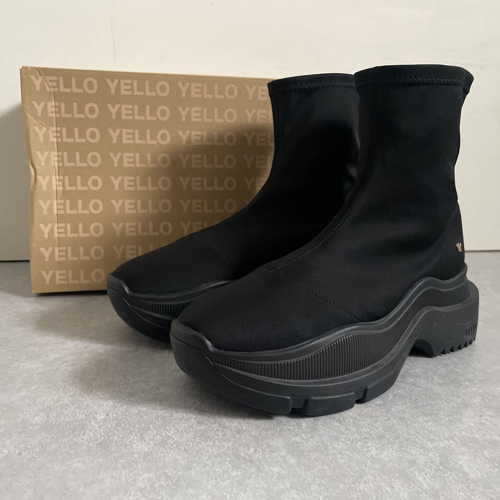 定価2.4万 YELLO TOKYO BLACK SINGLE SNEAKER SHORT BOOTS ショート