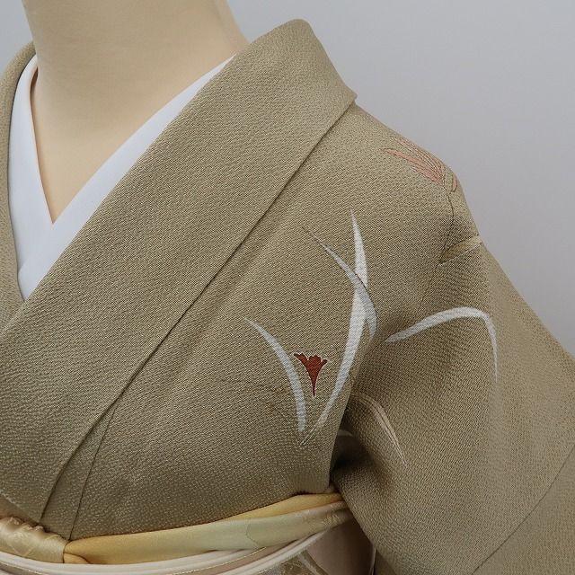 m2095＊正絹 金駒刺繍 牡丹 紅葉 笹べり付き 手縫い仕立て 訪問着 m2095＊正絹 金駒刺繍 牡丹 紅葉 笹べり付き 手縫い仕立て 訪問着 m2095