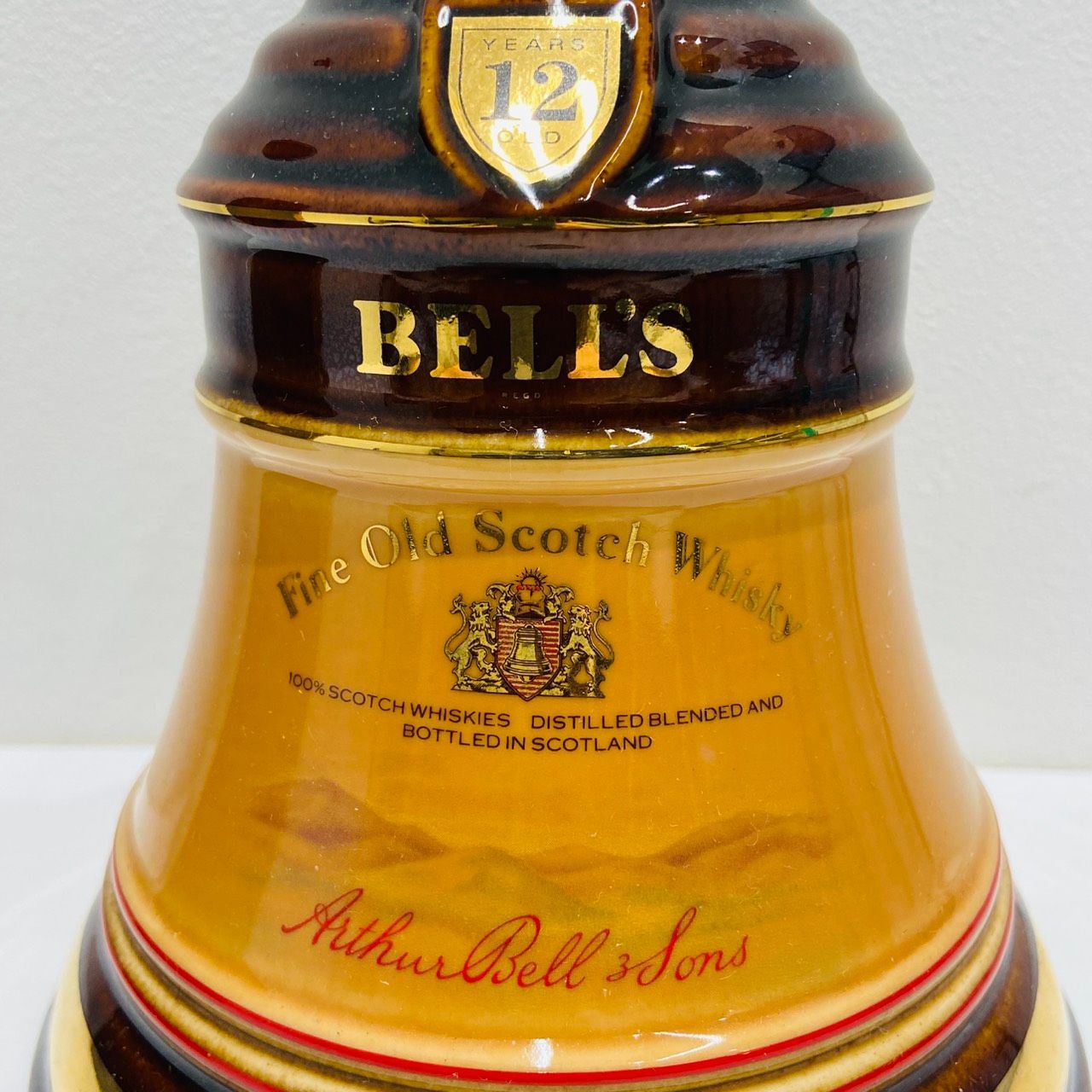 ベルズ 12年 陶器ボトル 750ml 箱付 古酒 - メルカリ