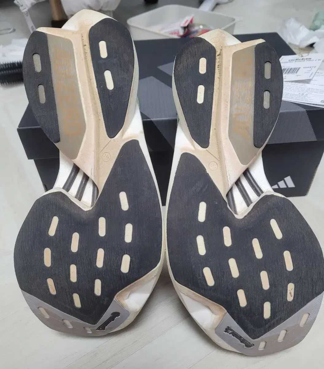 アディダス アディゼロ アディオス プロ3