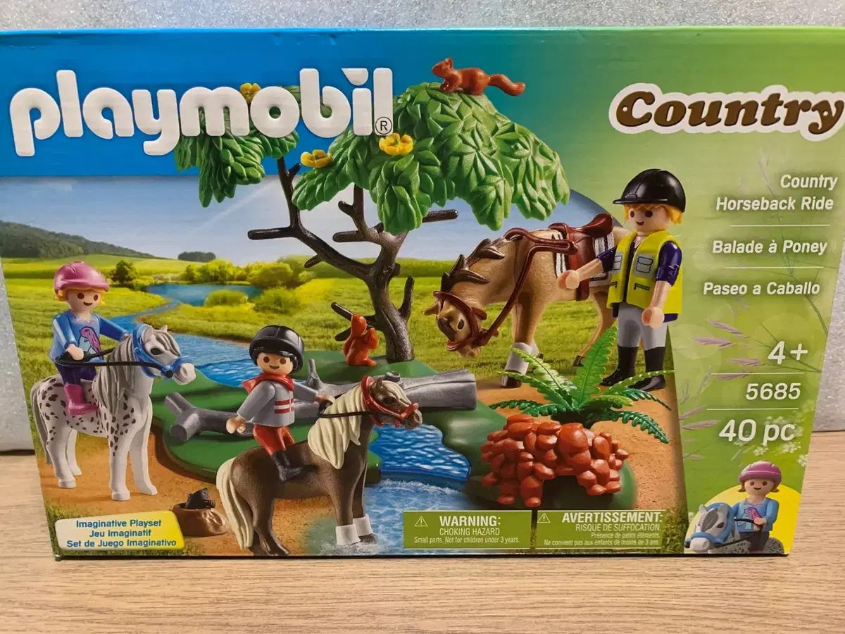 Playmobil Playtower　プレイモービル　人形付き　3冊セット Playmobil Playtower プレイモービル 人形付き 3冊セット playmobil